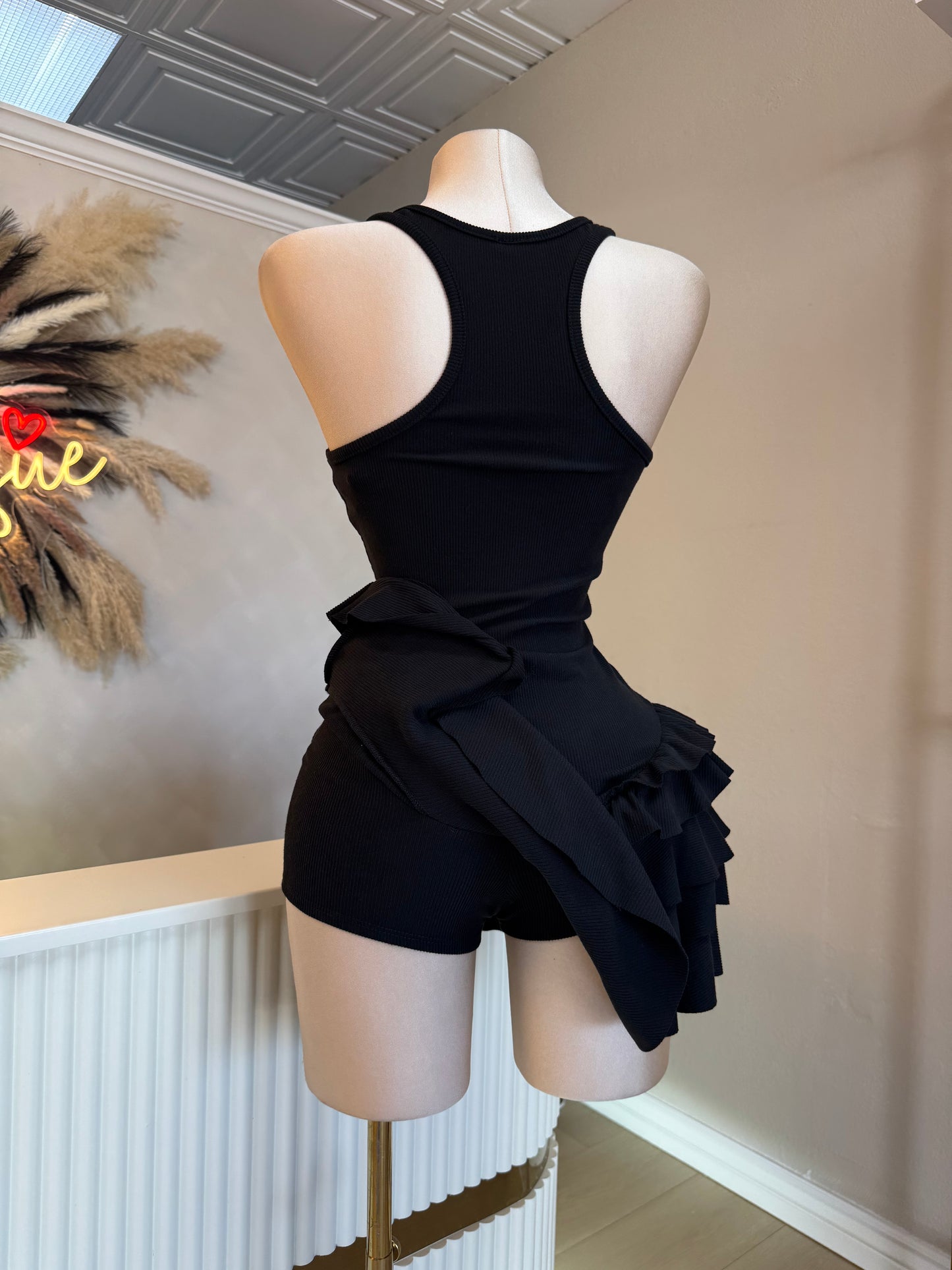 Paola ruffle dress (black)