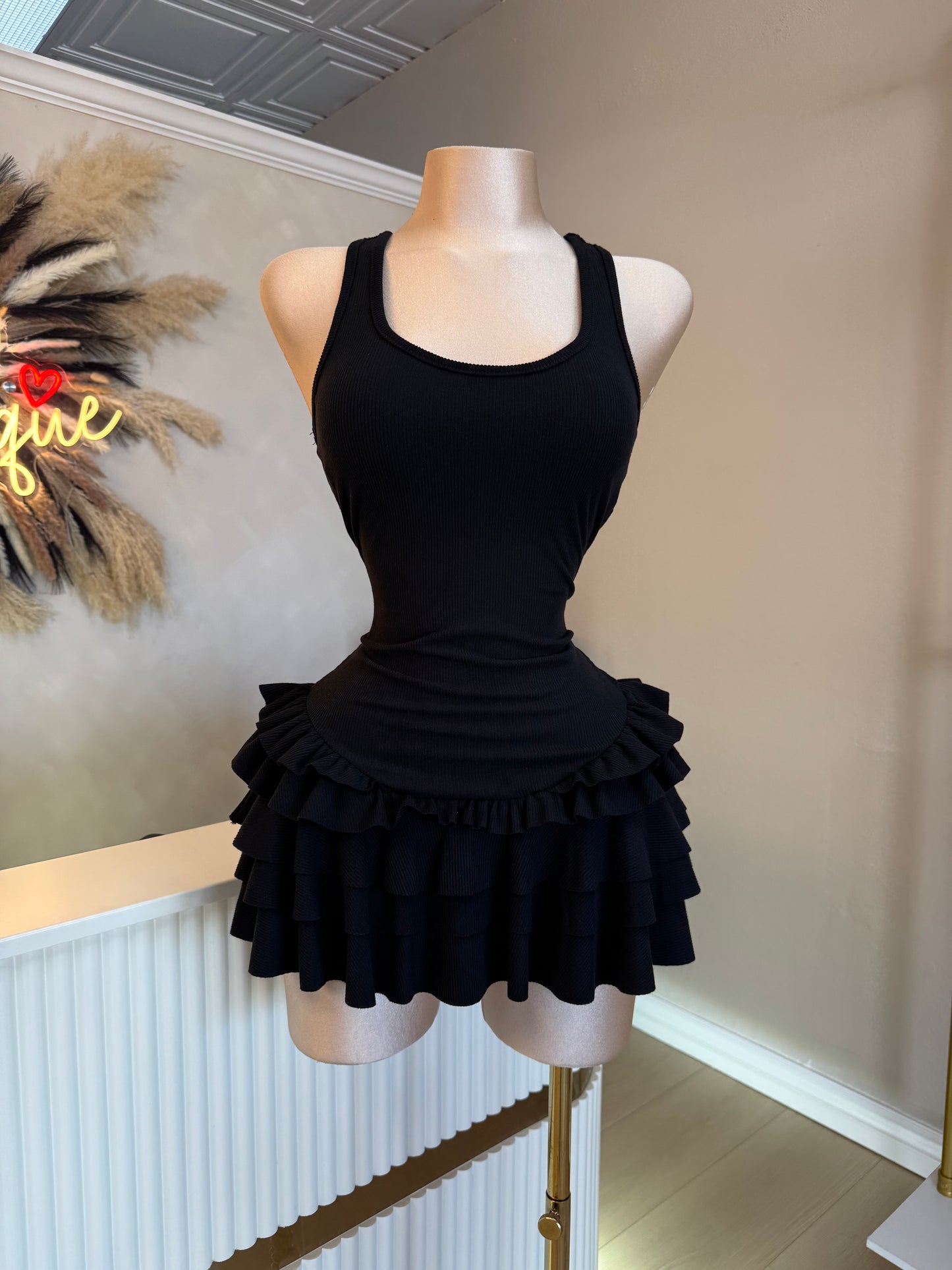 Paola ruffle dress (black)