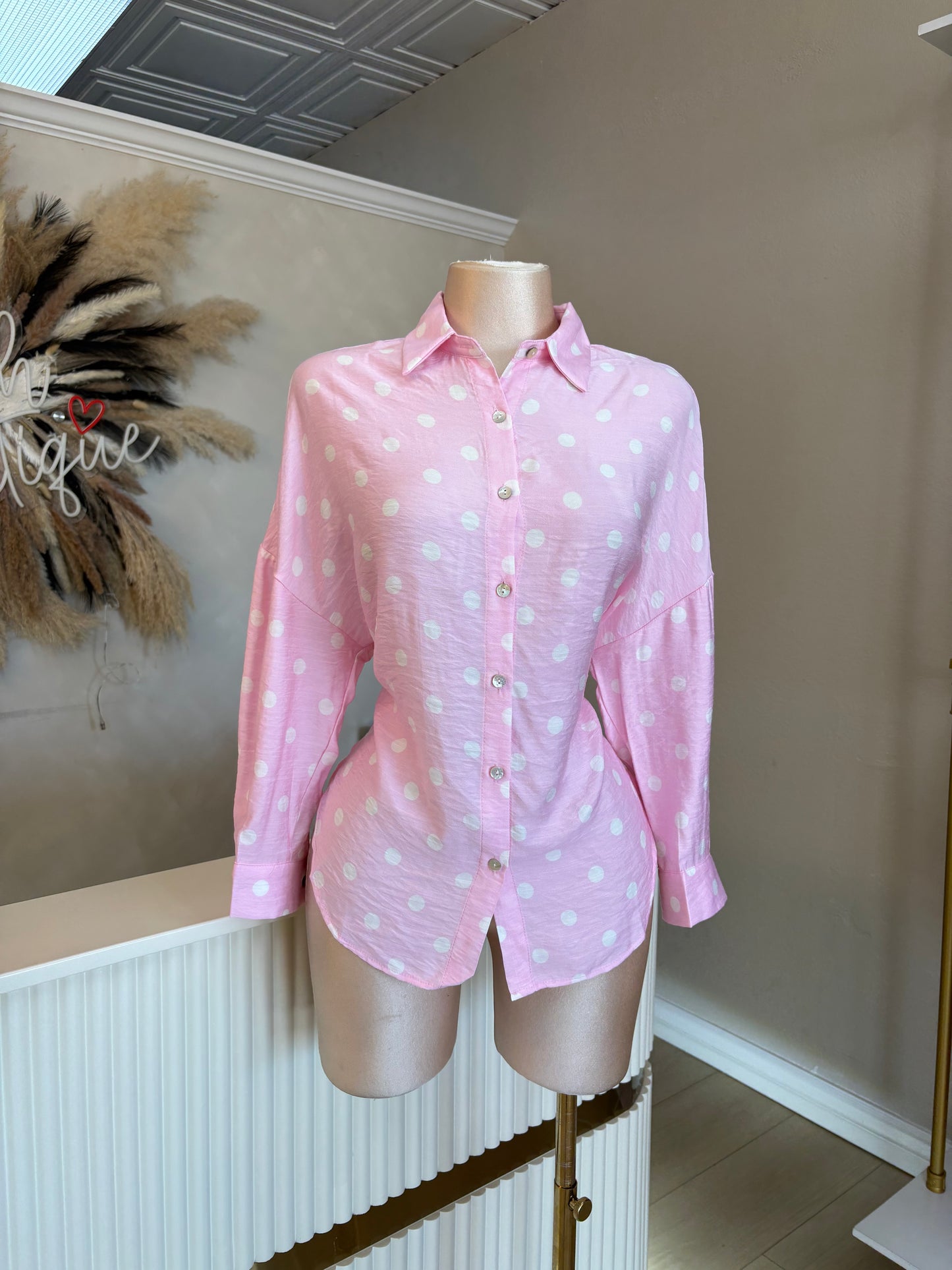 Polka dot button up (light pink)