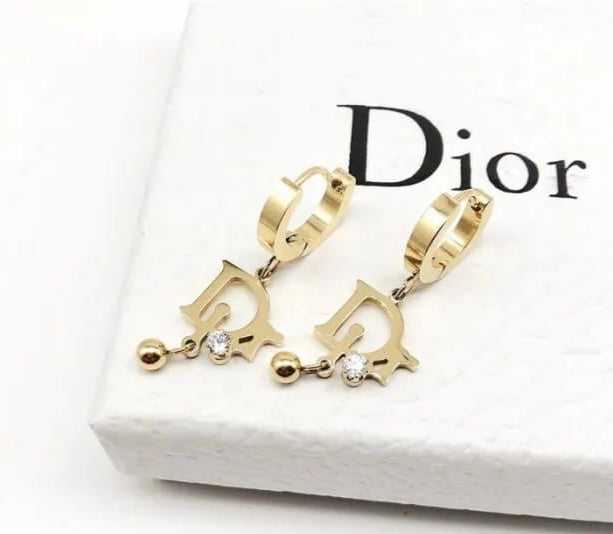 D earrings