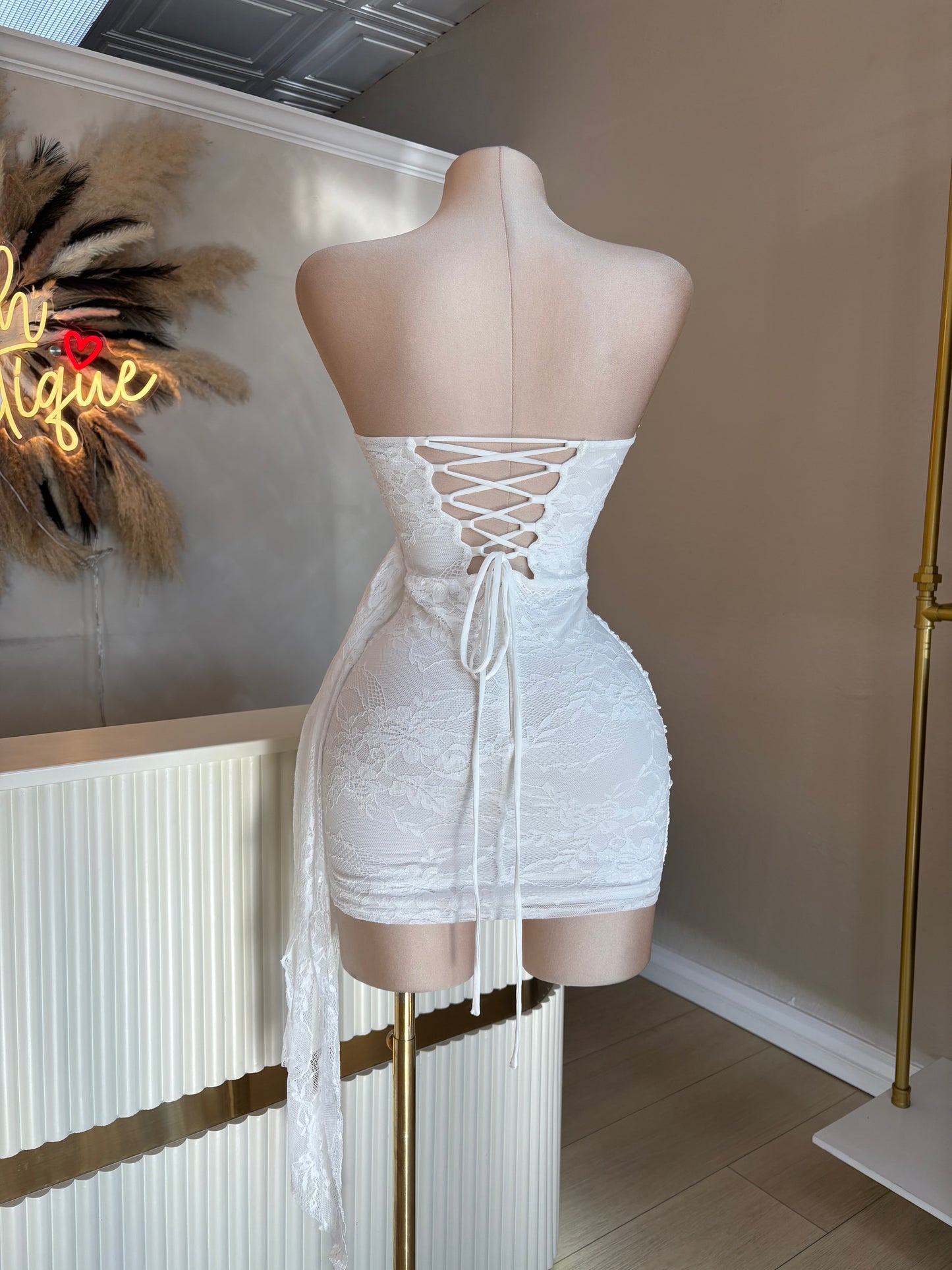 Samara lace dress (white)