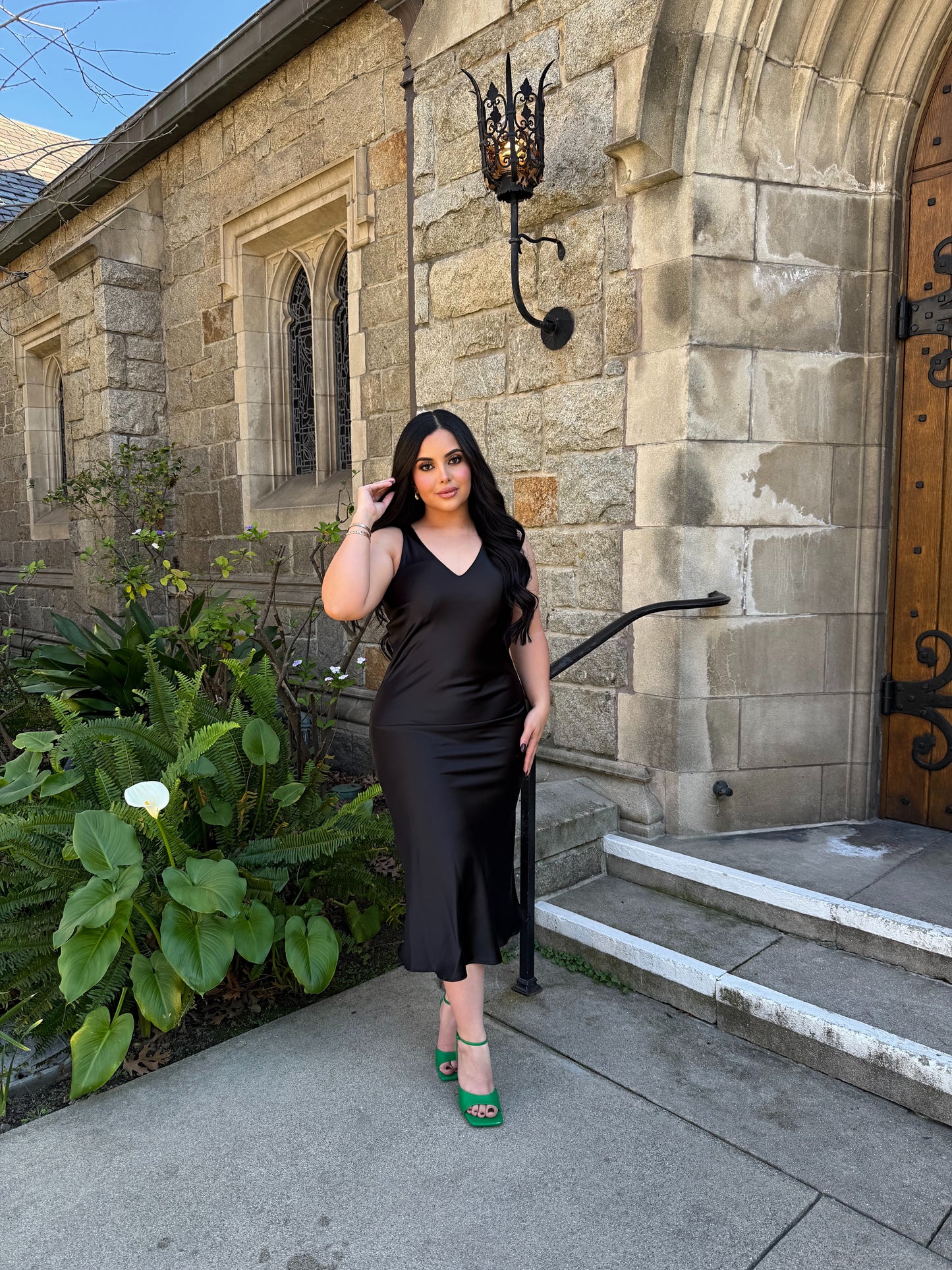 satin v neck slip dress (black)