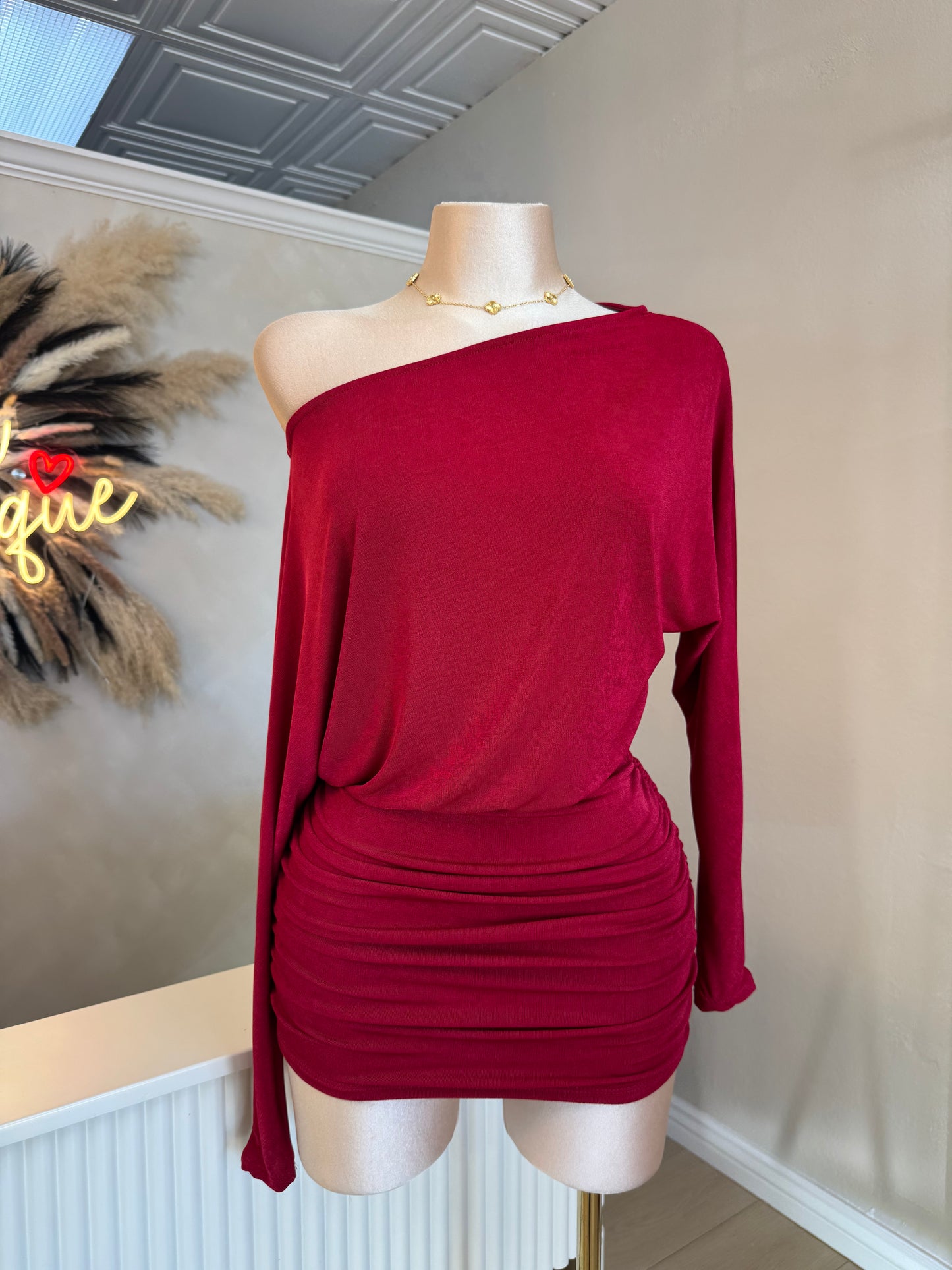 Alexa dress (cherry red)