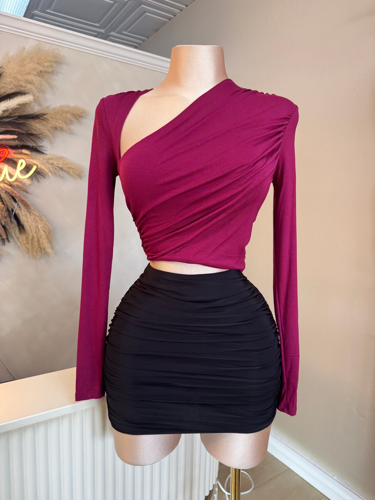 Asymmetrical top (burgundy)