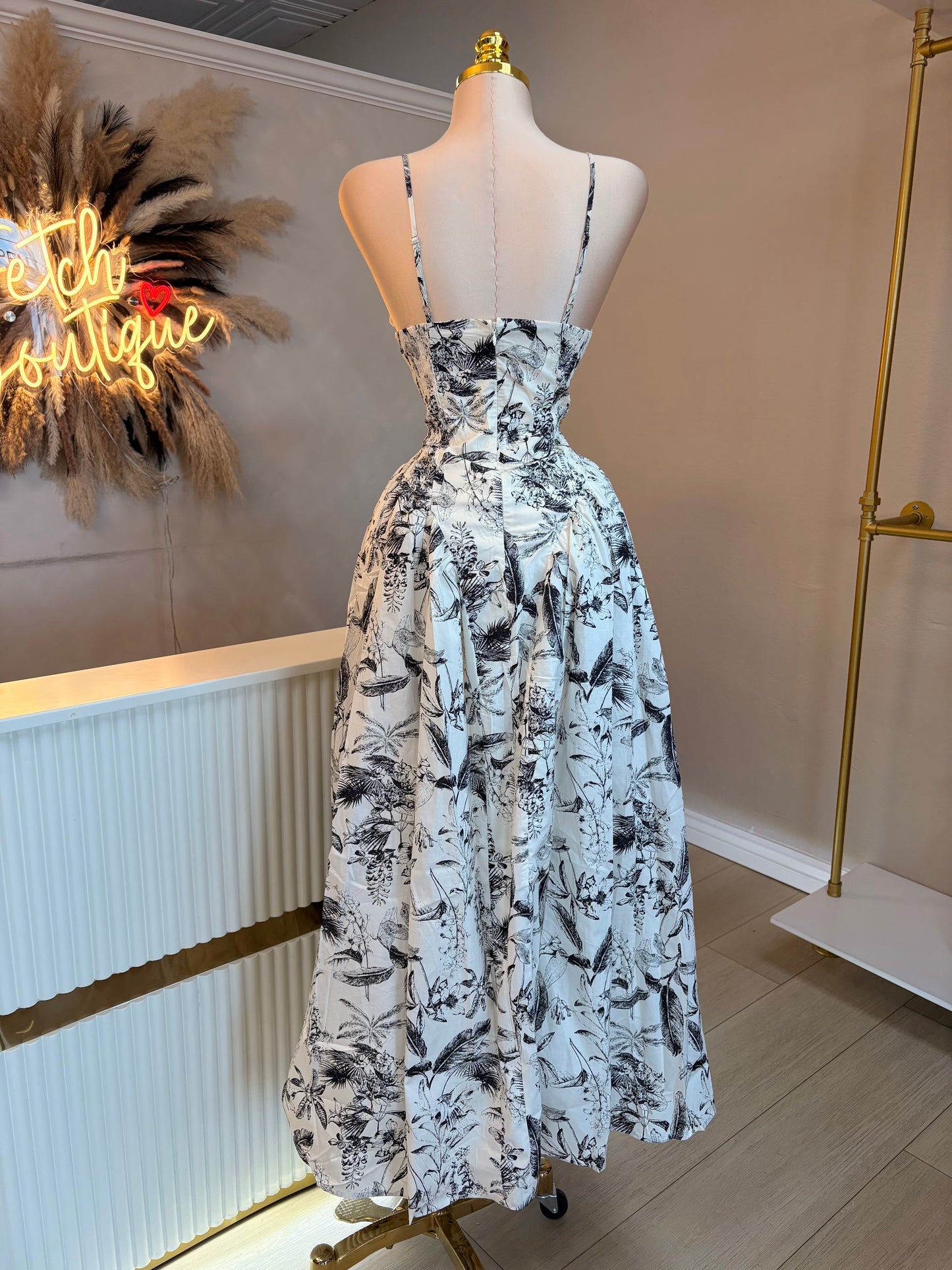Pretty gal dress