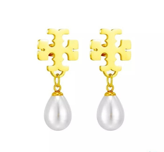 T Pearl earrings