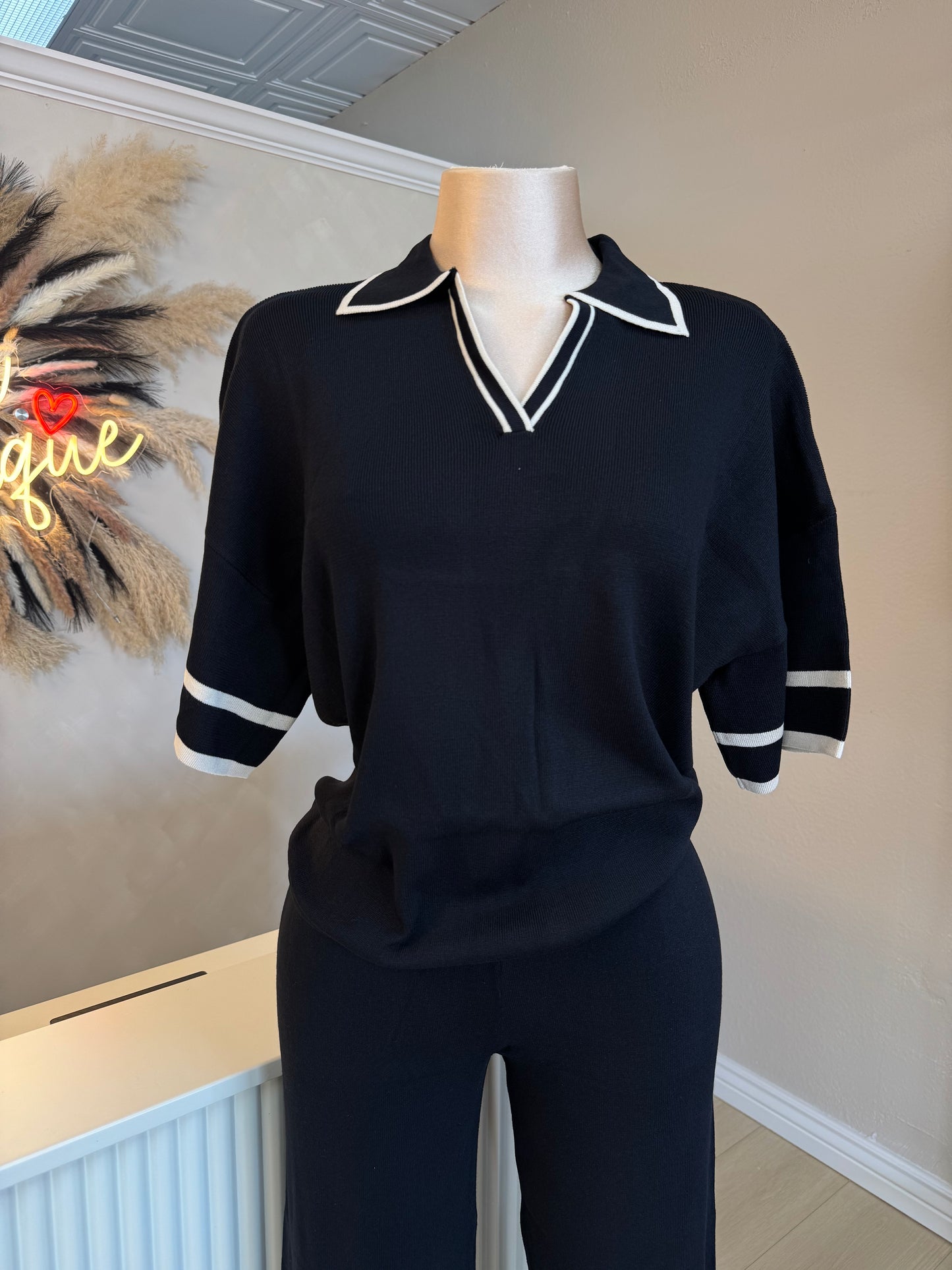 Black and white knitted set