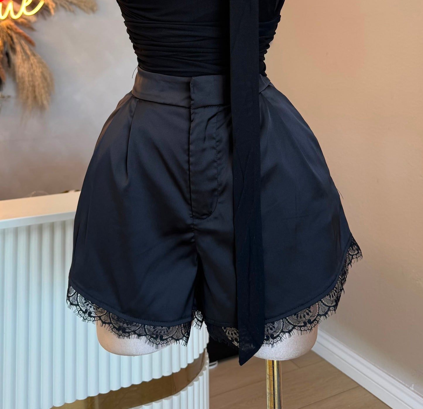 Satin lace shorts (black)