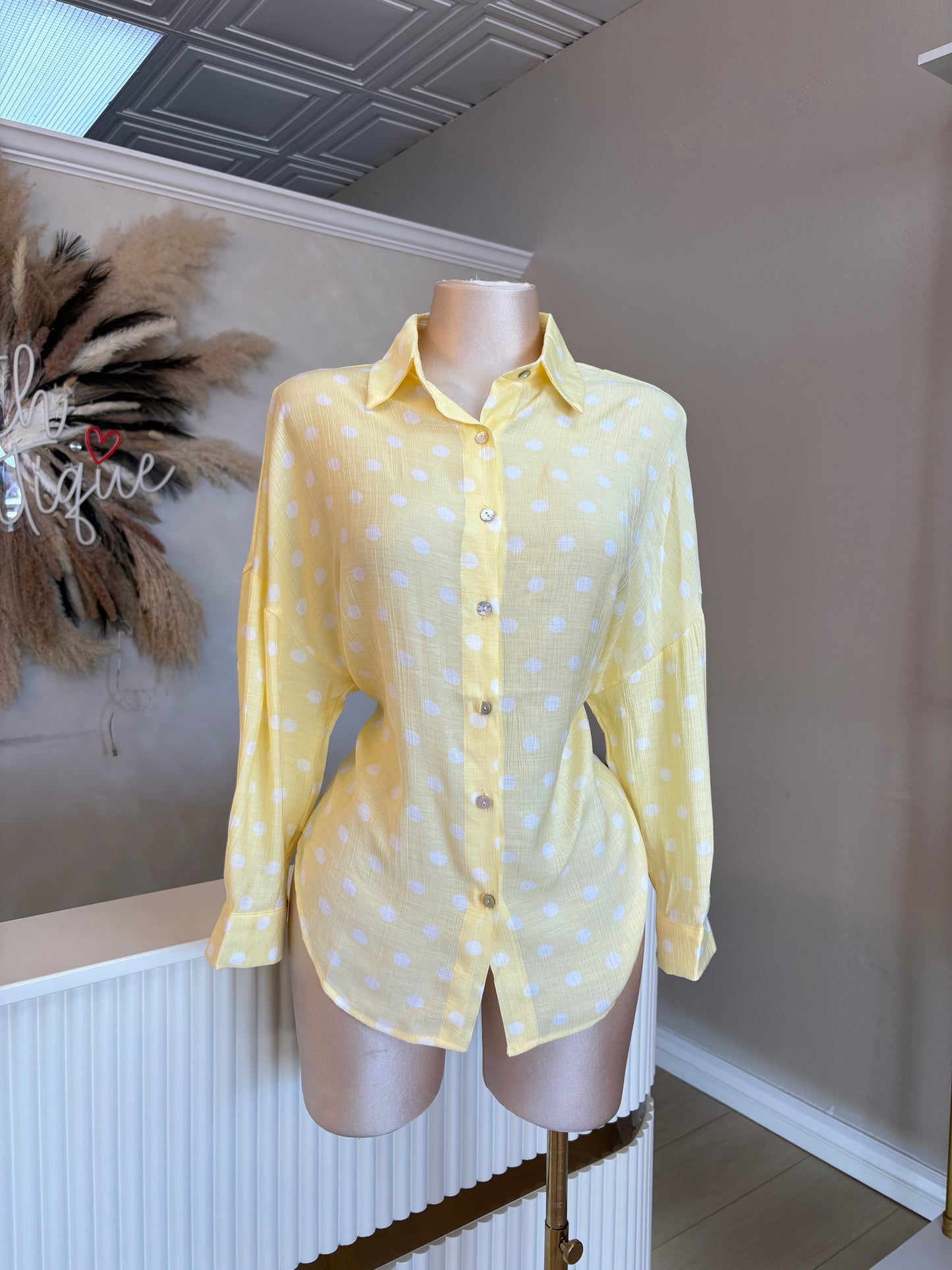 Polka dot button up (light yellow)