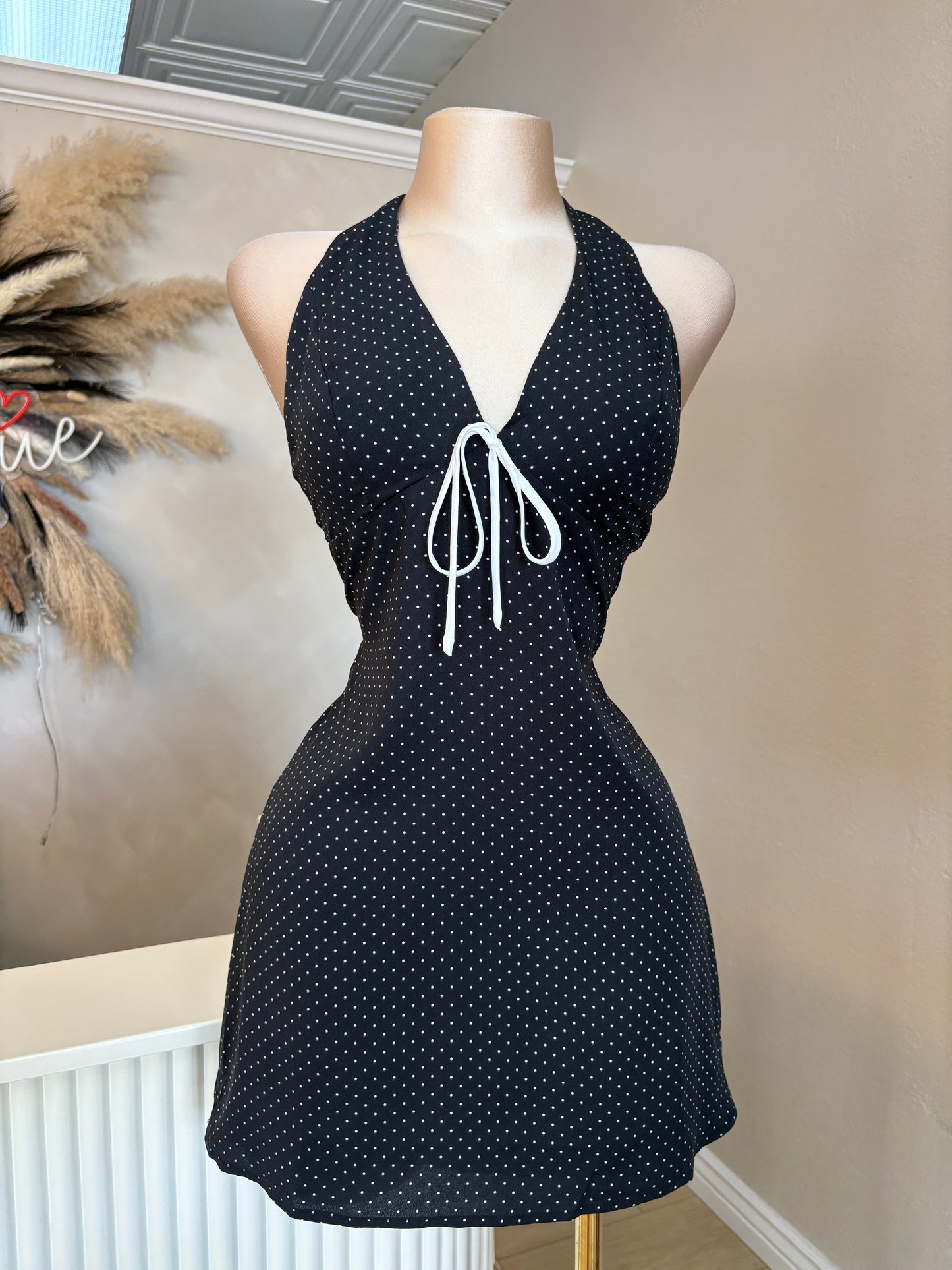 Polka dot flowy dress (black)