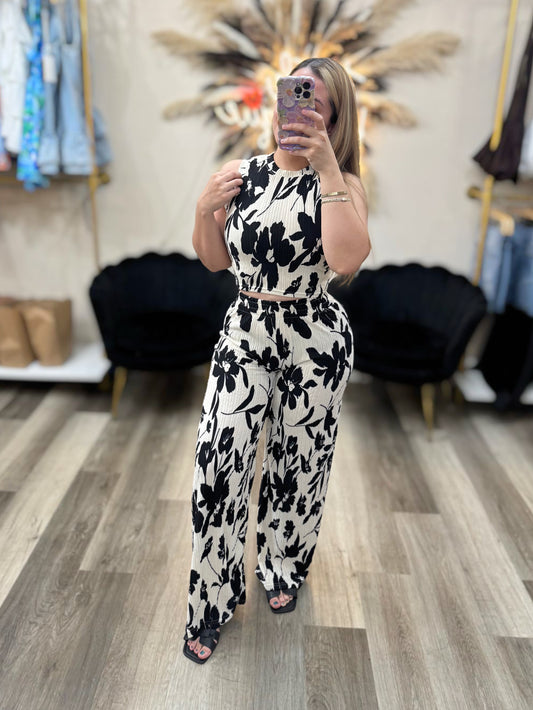 Crinkle wide leg pant set (black and white print)