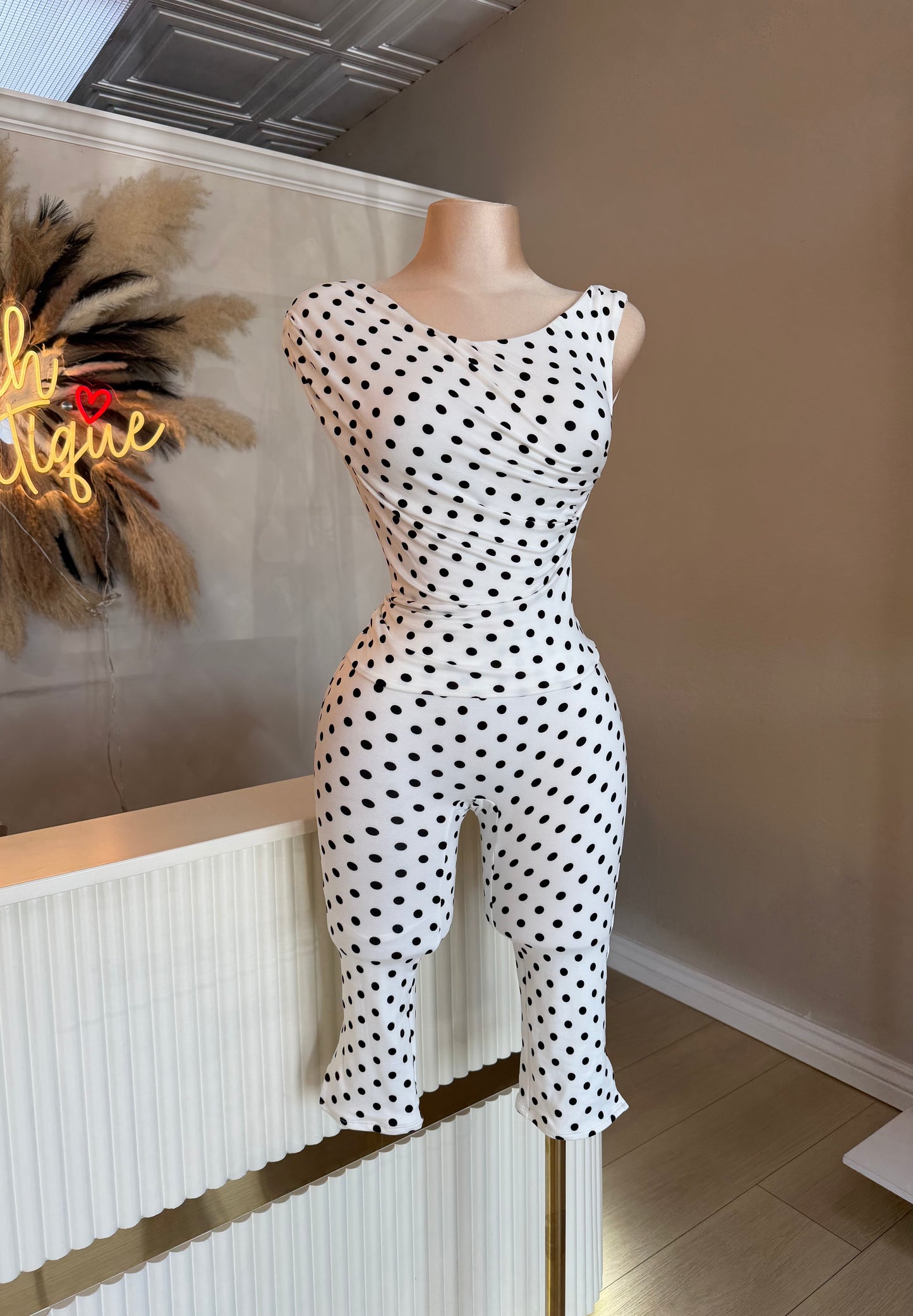 Nicolette set